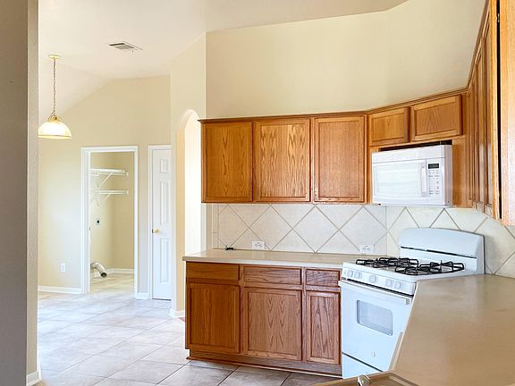 5th image of 102 N Pauley Dr