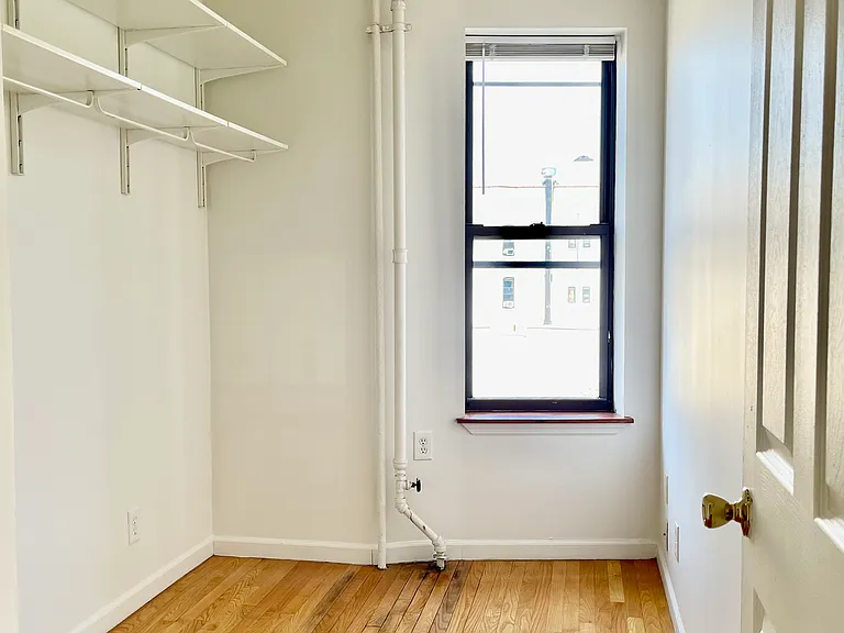 136 McKibbin St #10R — Photo 5