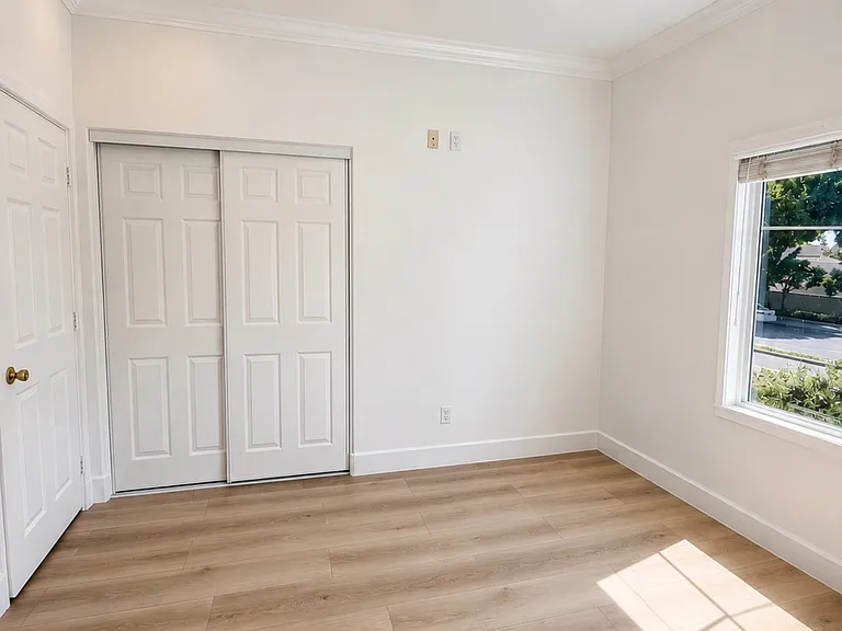 8000 Rose St — Photo 4