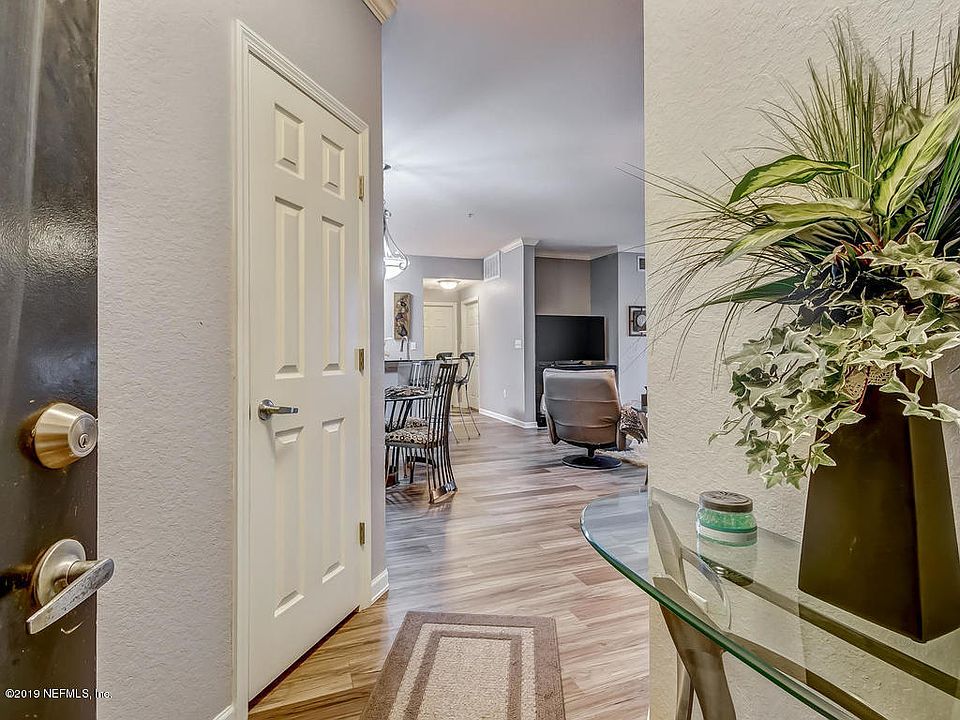 1st image of 8539 GATE Parkway W #113
