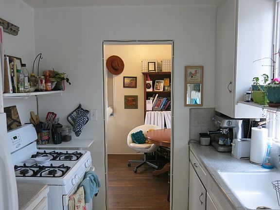 4th image of 4873 Lotus St