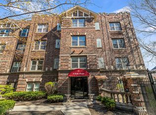 26 S 6th Ave #2A, La Grange, IL 60525