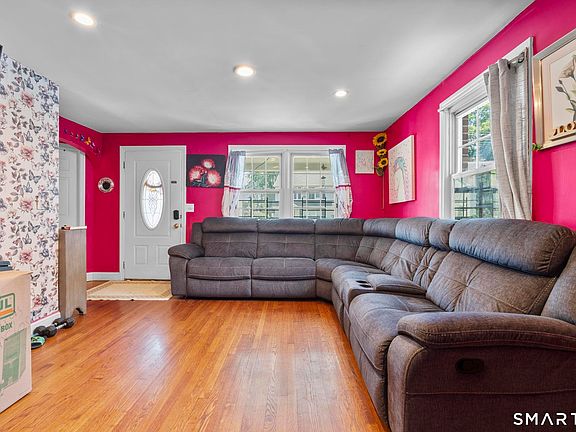 3rd image of 60 Manor Avenue