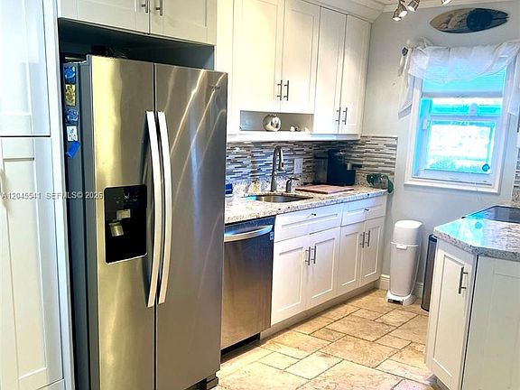 3rd image of 689 NE 6th Ct #1080