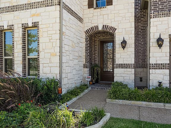 3rd image of 14274 Summerwoods Ln