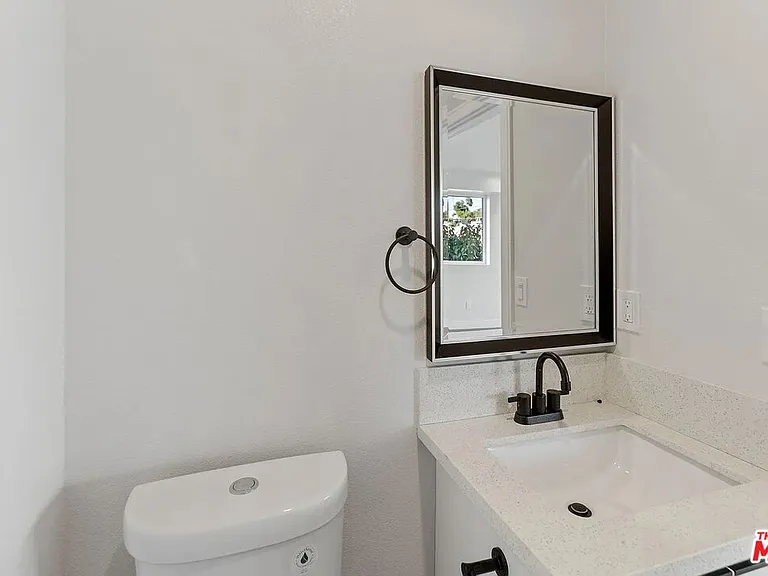 1724 Menlo Ave #1/2 — Photo 9