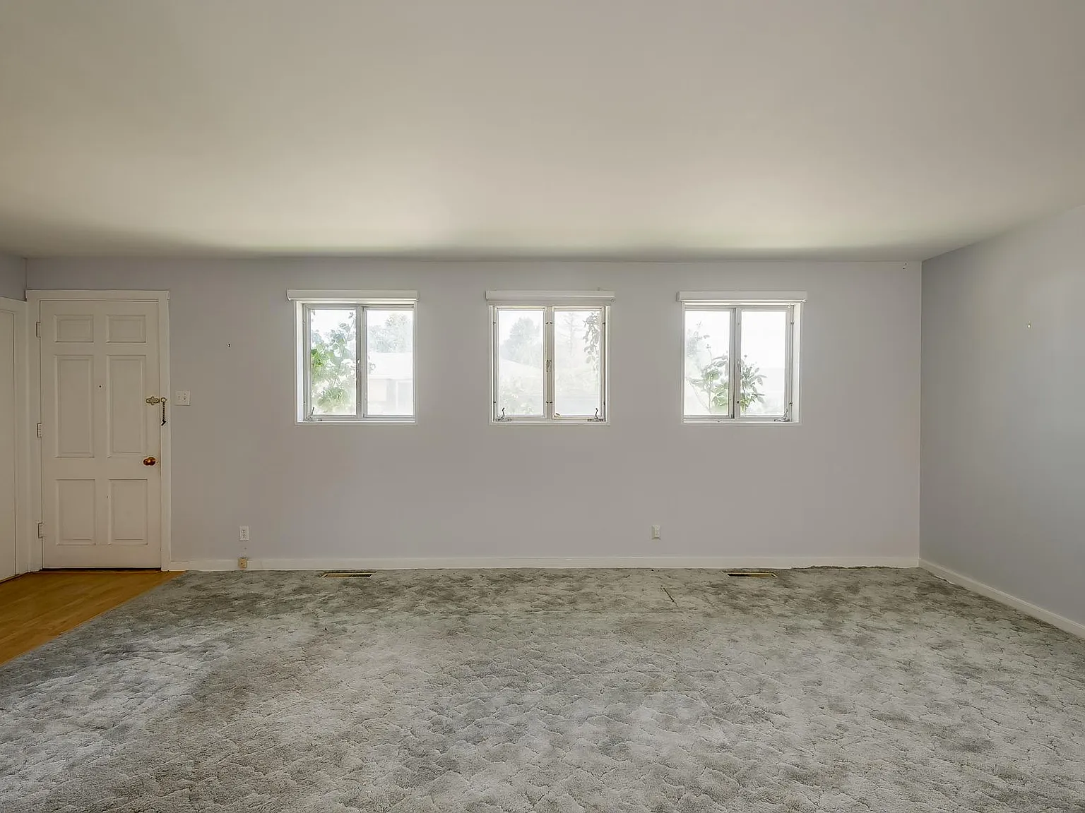 3 bed, 1820 sqft, $3,100 — Photo 2