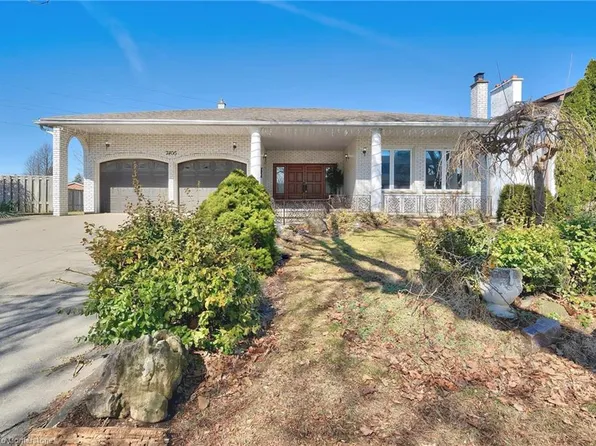 7105 York Dr, Niagara Falls, ON L2E 7A1