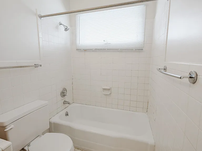 1731 E St #8 — Photo 11