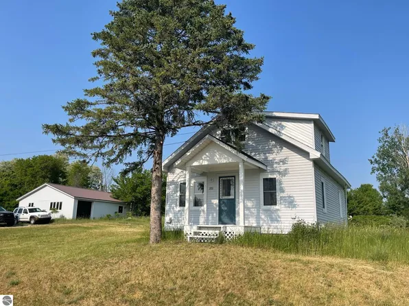 393 S East Silver Lake Rd, Traverse City, MI 49685