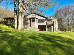 35 Duck Harbor Rd, Honesdale, PA 18431