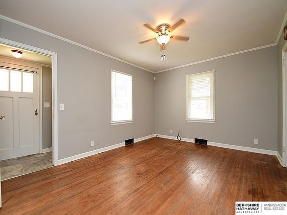 4th image of 4527 Izard St
