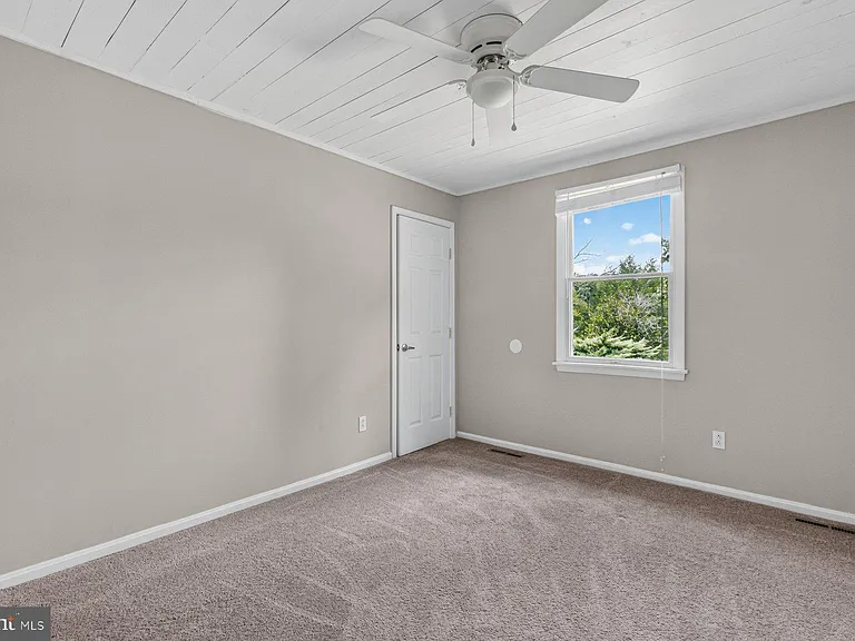 1527 Cold Bottom Rd — Photo 40