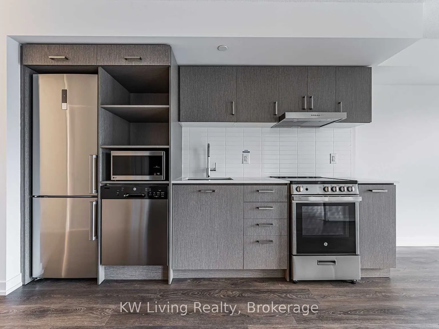 2 bed, $2,500 — Photo 3