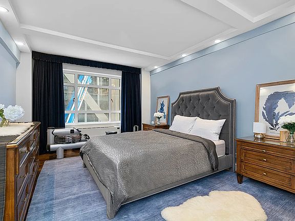 5th image of 45 W 54th St APT 7E