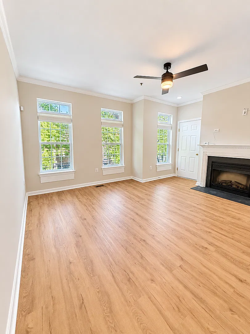 Spacious Suitland Townhome with Garage, Balcony & Primary Suite! — Photo 3