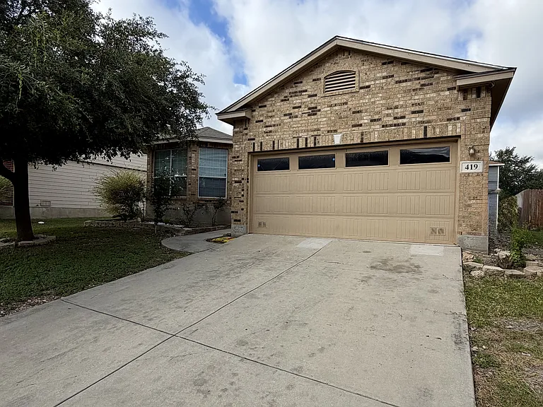 419 Dolly Dr — Photo 3