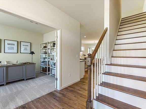 4th image of 620 Greenbriar Path