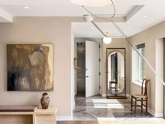 3rd image of 21 W 20th St Fl 3