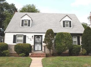 121 Alabama Ave, Hempstead, NY 11550