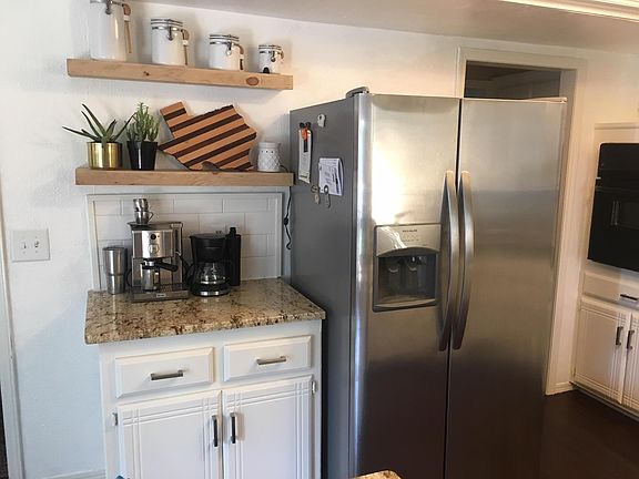 3rd image of 2813 Countrywood Ln