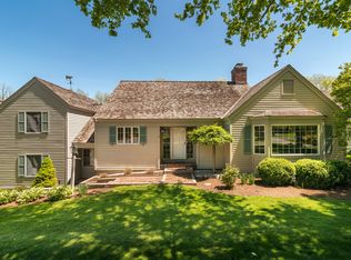 2 Hunt Farm Rd, Waccabuc, NY 10597