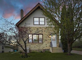 13100 W Honey Ln, New Berlin, WI 53151