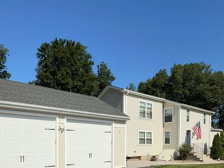 83 Poplar Dr — Photo 1
