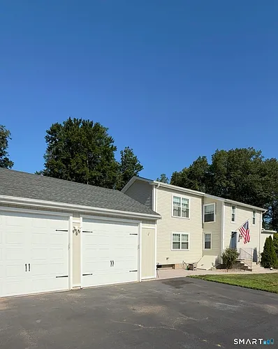 83 Poplar Dr Photo 1