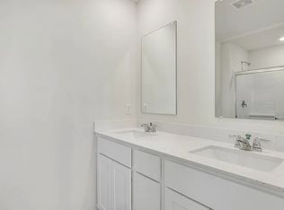 335 Basin Ct, Saint Charles, IL 60174