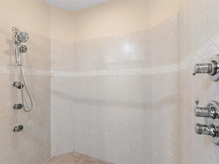 6100 Jessie Harbor Dr #202 — Photo 32
