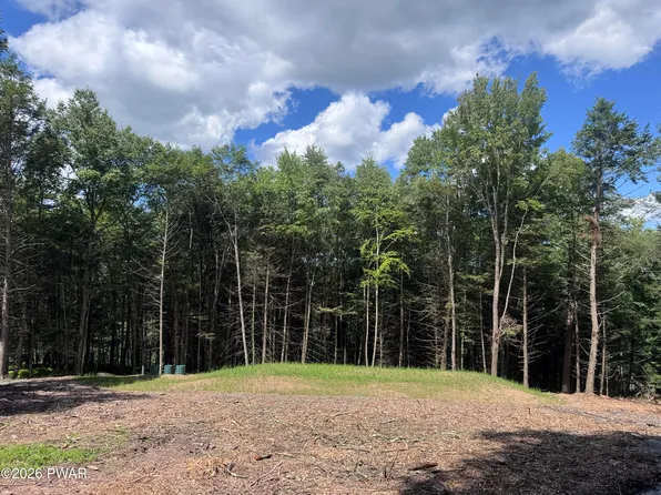 266 Steep Hill Rd, Beach Lake, PA 18405
