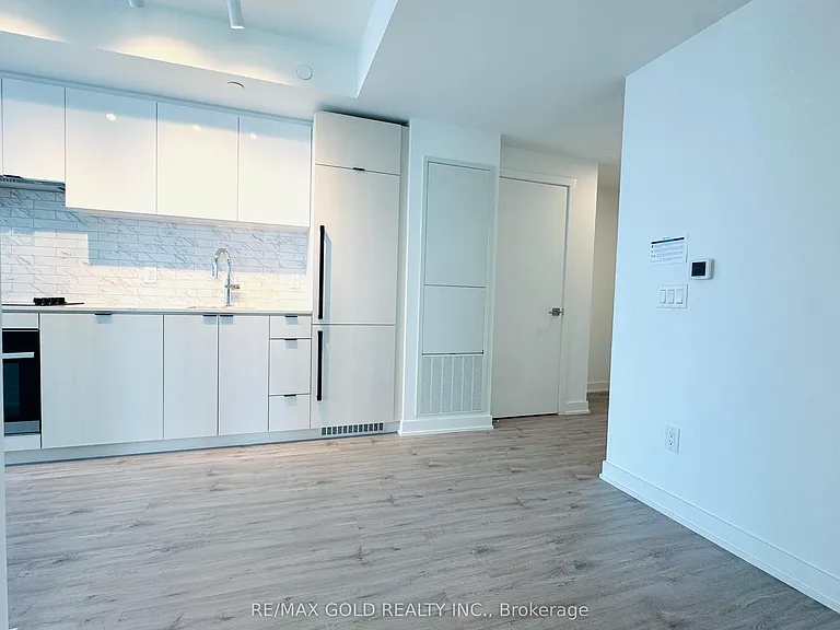 252 Church St #LPH03 — Photo 17
