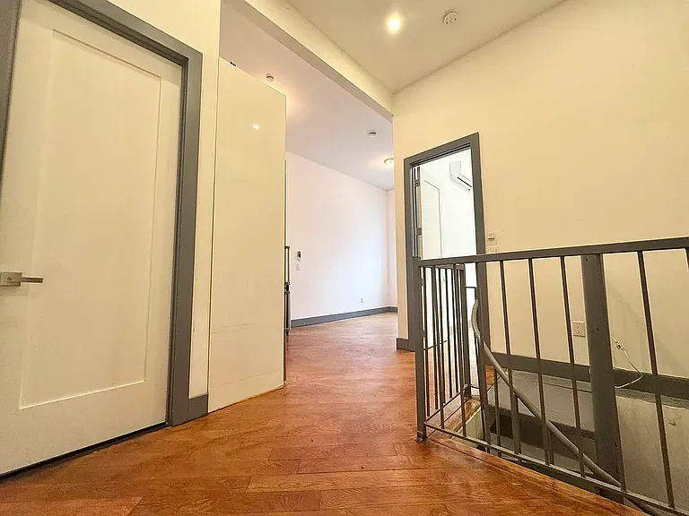 376 S 3rd St #1F — Photo 4
