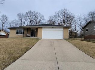 726 Silverleaf Dr, Dayton, OH 45431
