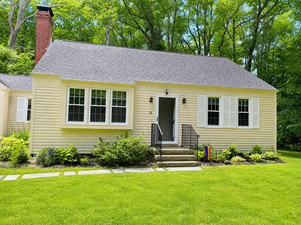 24 Wood Pond Lane #24, Kennebunk, ME 04043