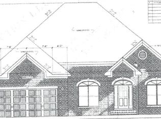 102 Luton Pl S, Greenwood, SC 29649