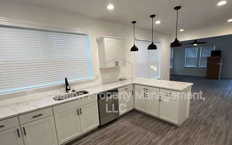 3 bed, 3.0 bath, 1464 sqft, $1,750 — Photo 4