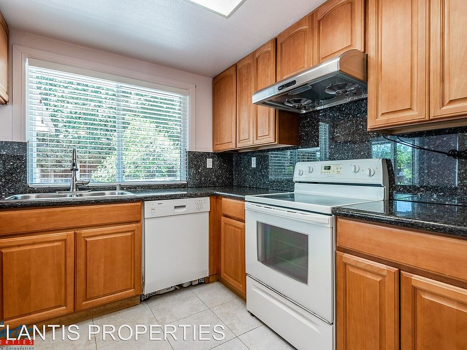 1st image of 407 Via Primavera Dr