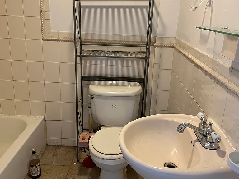 643 N 33rd St #2 — Photo 5