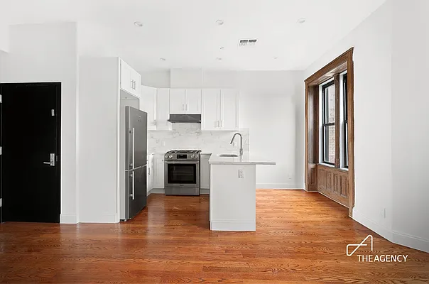 Rented by The Agency | media 2