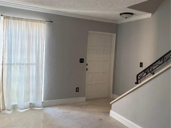 7170 Fairway Dr APT M5, Miami Lakes, FL 33014