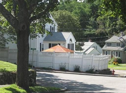 3rd image of 51 Oak Hill Dr