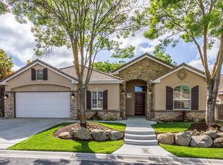 10579 E Fieldstone Ave, Clovis, CA 93619