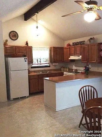 2 bed, 1.5 bath, 912 sqft, $1,600 — Photo 4
