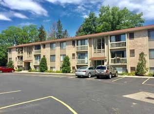611 Flint Rd APT 5, Brighton, MI 48116