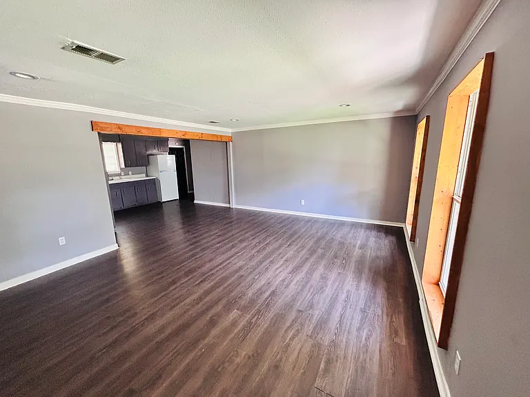 1764 Southhaven Cir — Photo 2