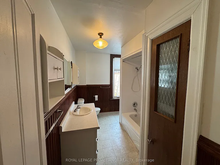 36 Sussex St N — Photo 25