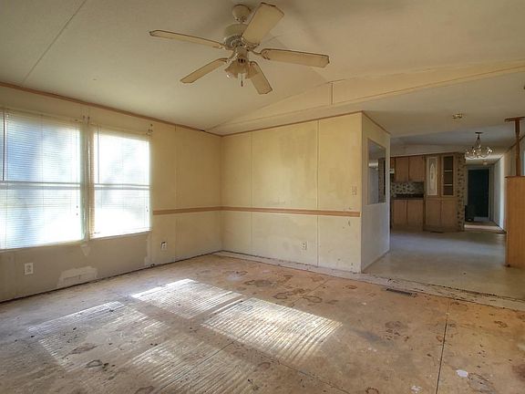 4th image of 296 Williams Ln