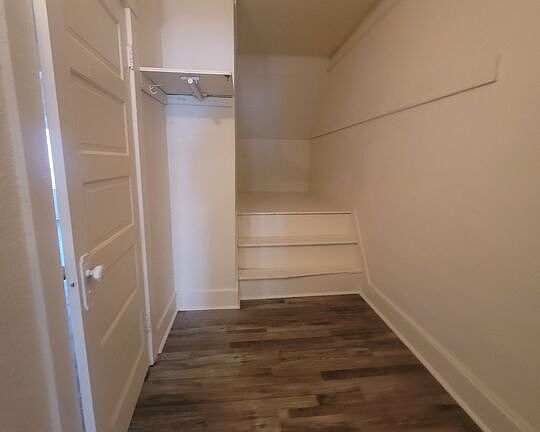 5th image of 2934 S Normandie Ave